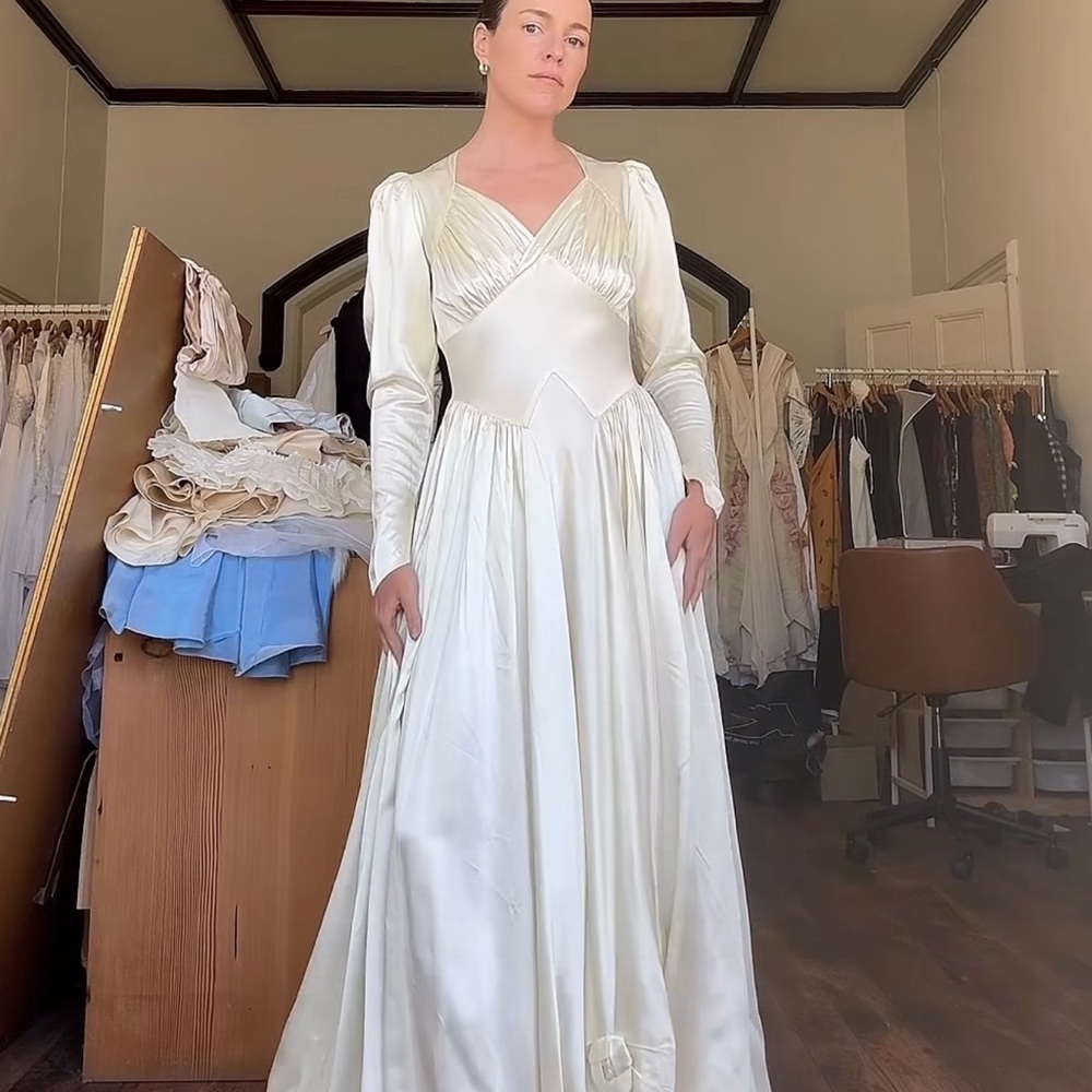 STUNNING 1940s Vintage Wedding Dress